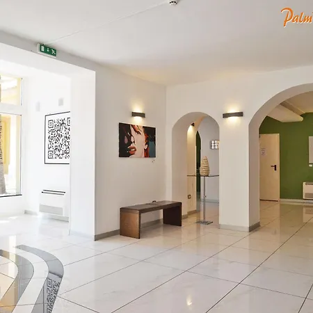 Palm Hotel